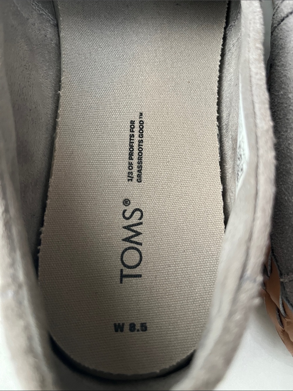 TOMS Grey/Taupe Suede Women’s Slip-On Loafers with Leather twist band. - Picture 2 of 7